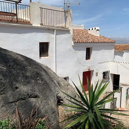 Casa Sin Numero, An Authentic